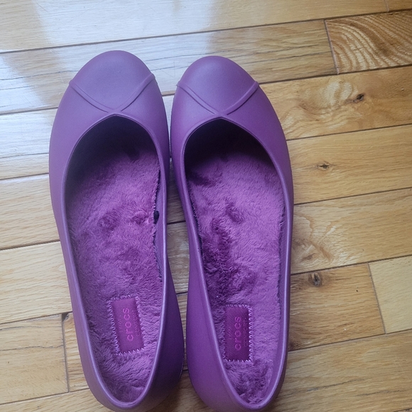 Crocs Women's Purple Flats - Picture 1 of 2
